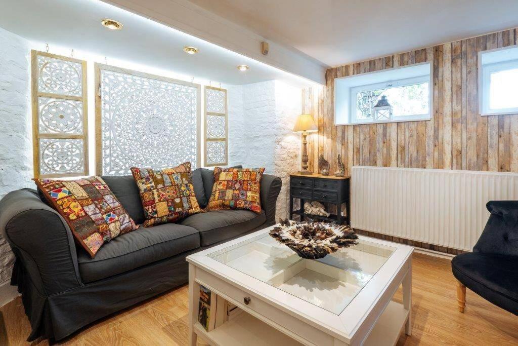 Gite De Charme Au Milieu Du Monde Namur Exterior foto