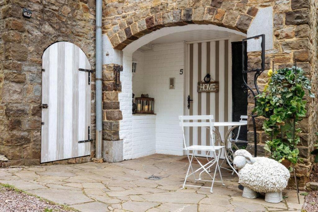 Gite De Charme Au Milieu Du Monde Namur Exterior foto