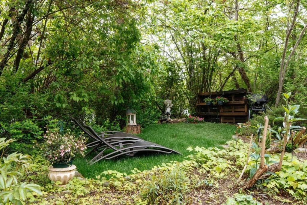 Gite De Charme Au Milieu Du Monde Namur Exterior foto